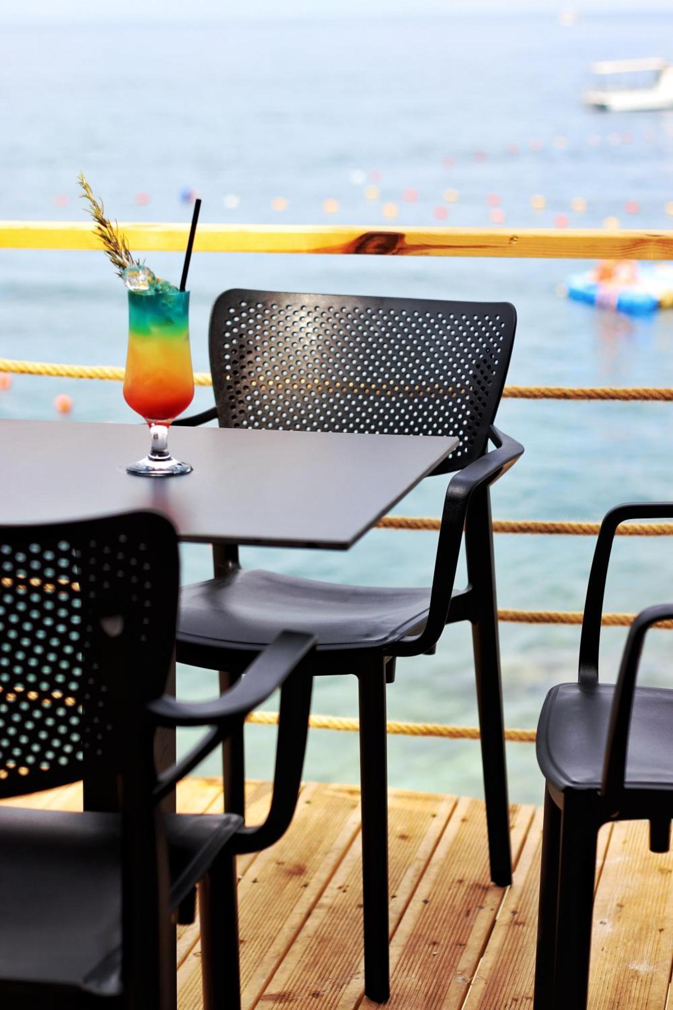 Golden Beach Suites Sarandë 外观 照片