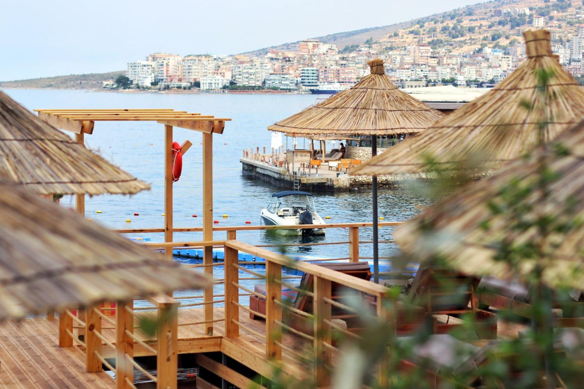 Golden Beach Suites Sarandë 外观 照片