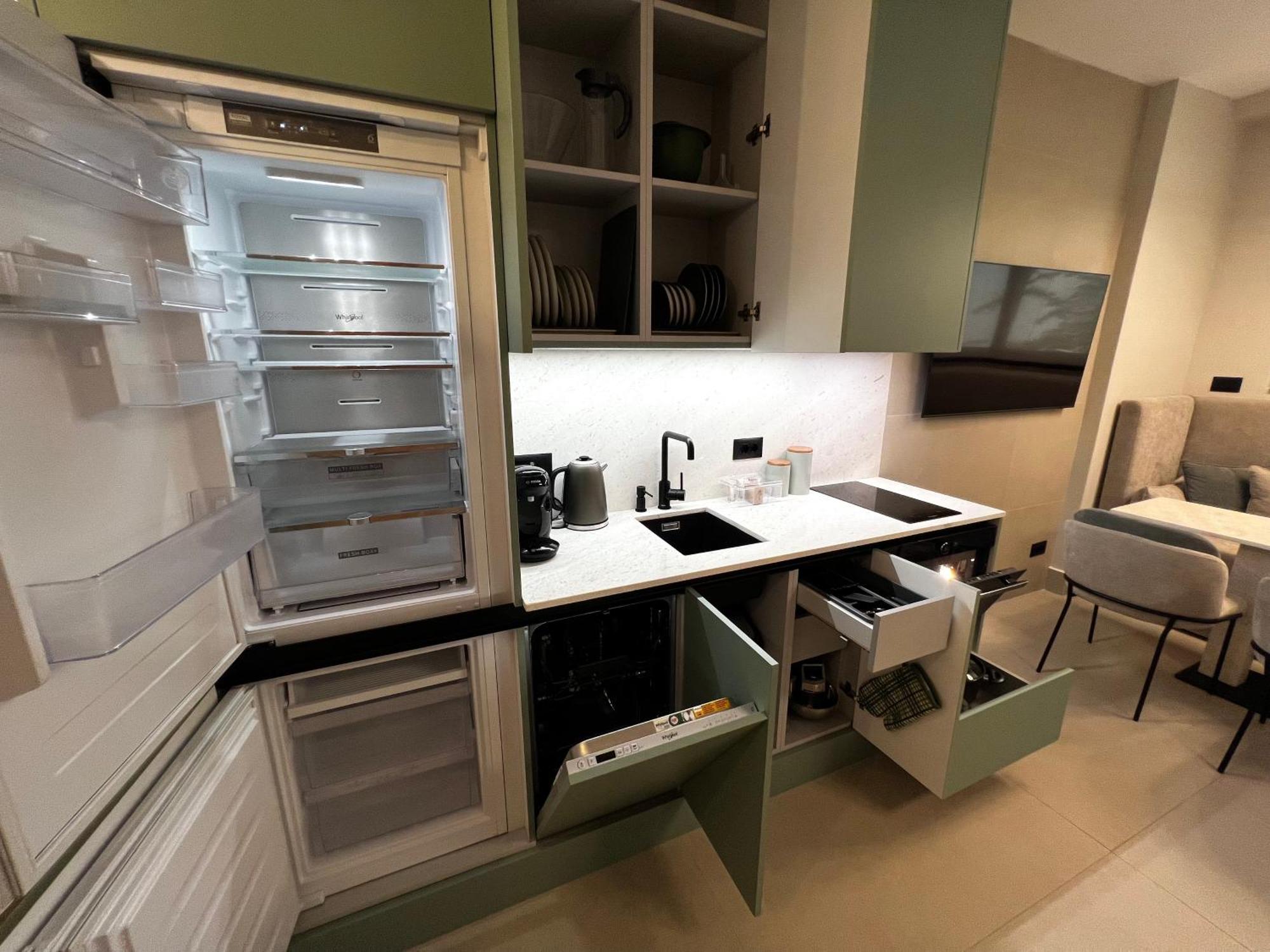 Golden Beach Suites Sarandë 外观 照片