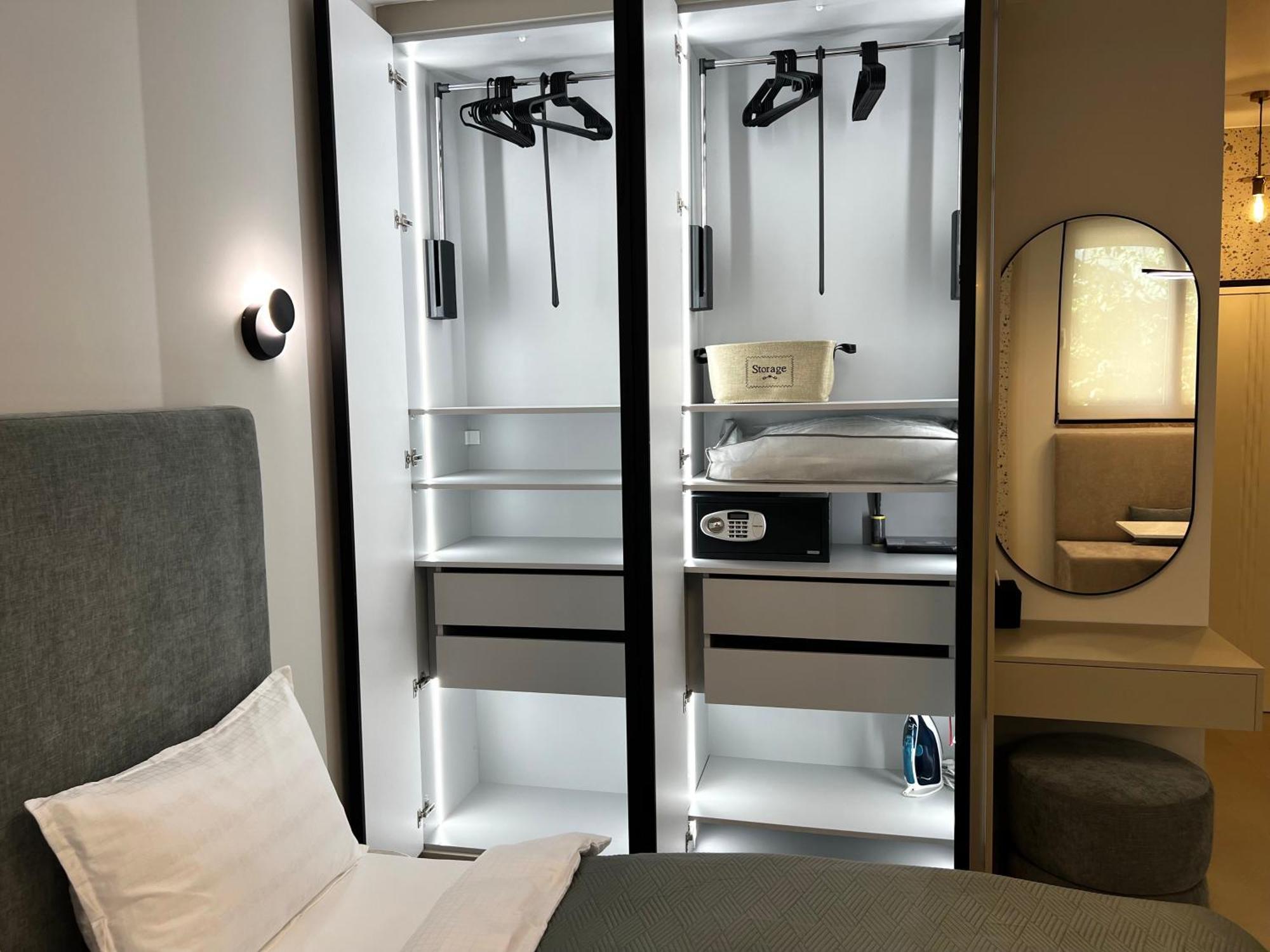 Golden Beach Suites Sarandë 外观 照片