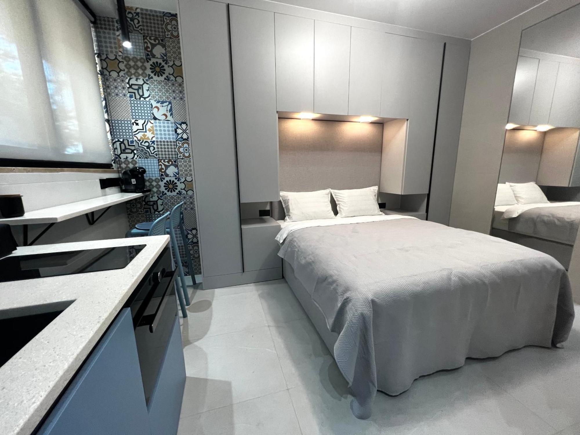 Golden Beach Suites Sarandë 外观 照片