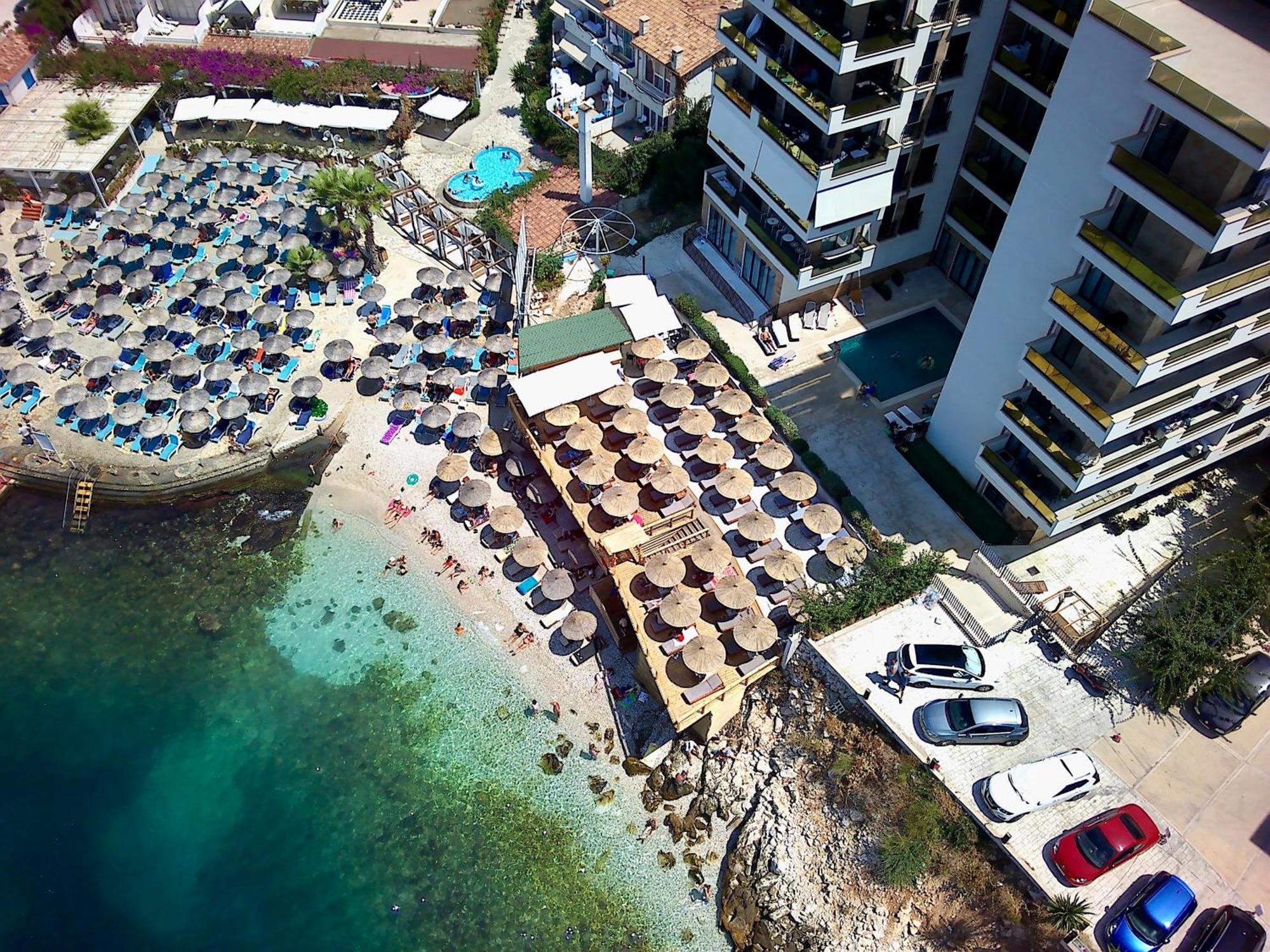 Golden Beach Suites Sarandë 外观 照片