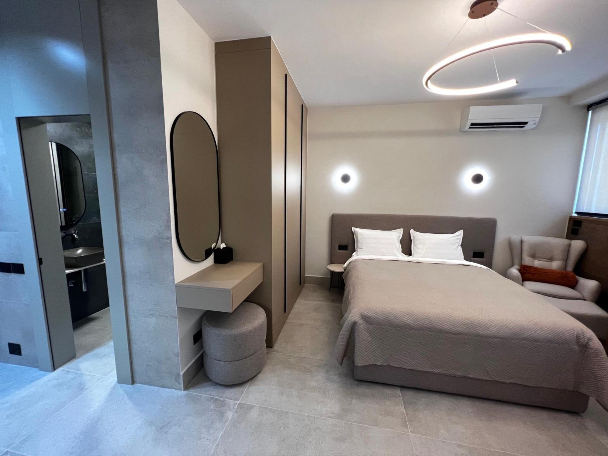 Golden Beach Suites Sarandë 外观 照片